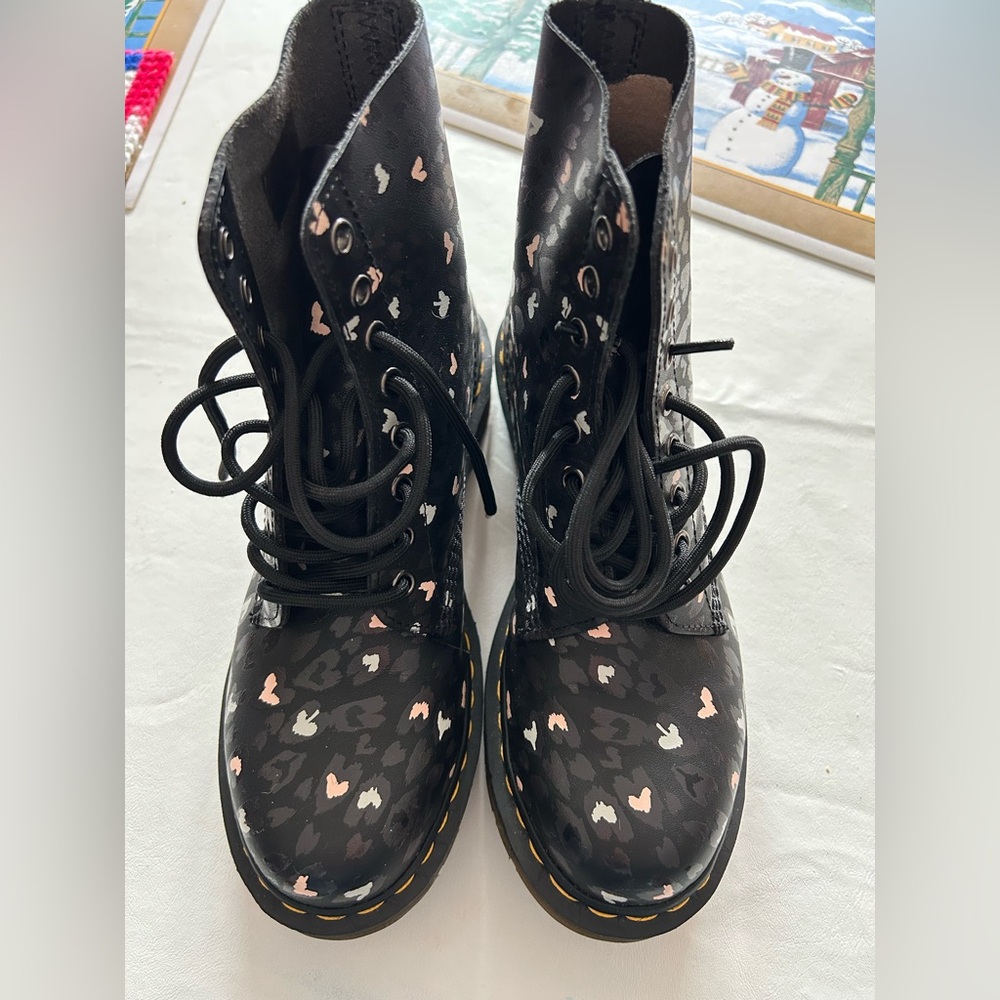 DR MARTENS SIZE 8 - 1460 Pascal Black Multi Custom Chaos Hearts Backhand Boots
